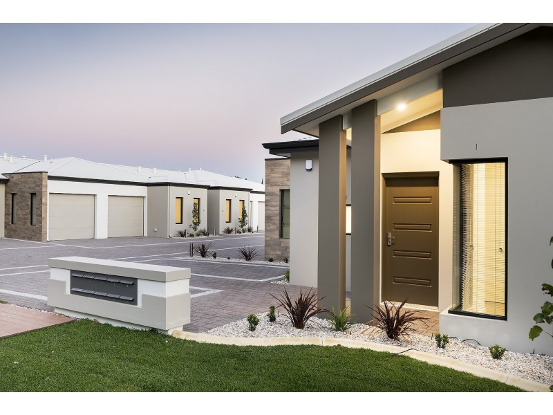 1 Pinker Crescent, Maida Vale WA 6057