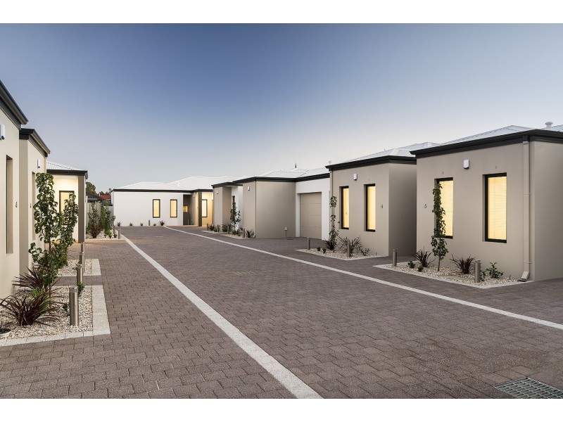 1 Pinker Crescent, Maida Vale WA 6057