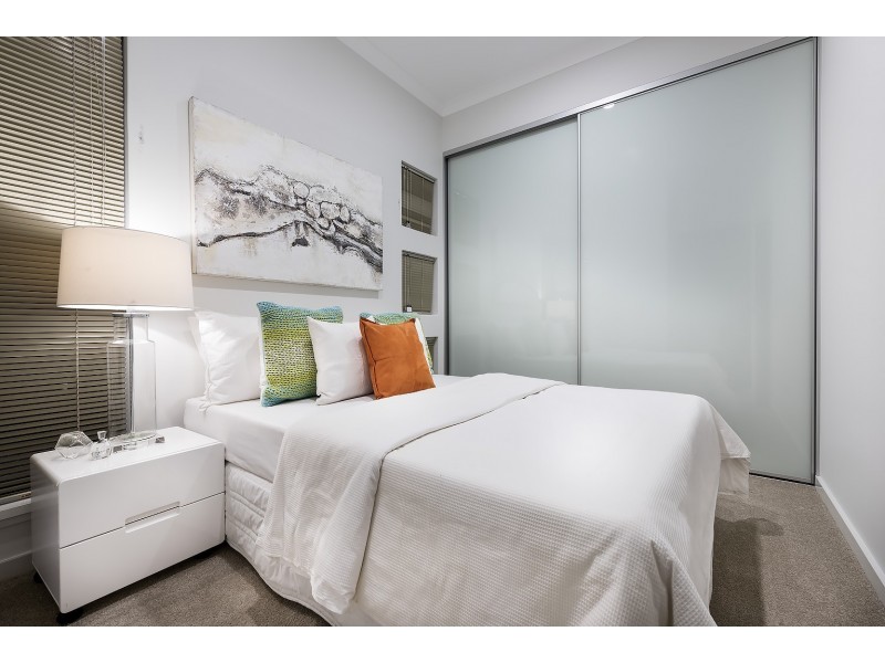 1 Pinker Crescent, Maida Vale WA 6057