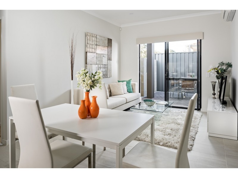 1 Pinker Crescent, Maida Vale WA 6057