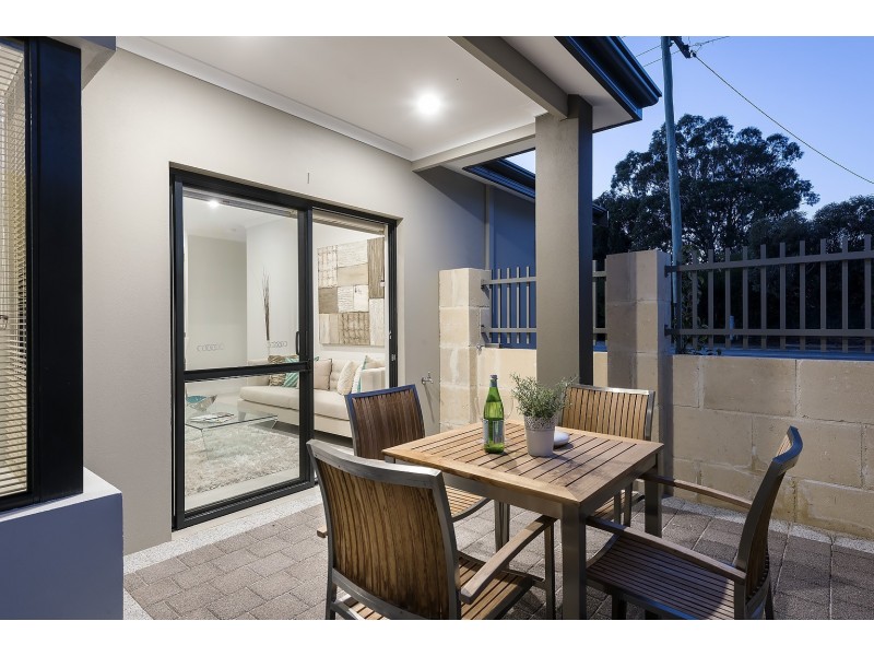 1 Pinker Crescent, Maida Vale WA 6057