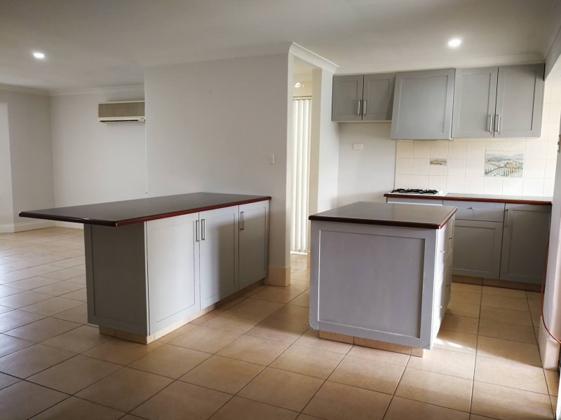 160 Newburn road, High Wycombe WA 6057