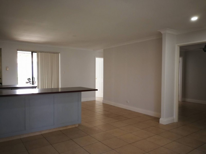 160 Newburn road, High Wycombe WA 6057