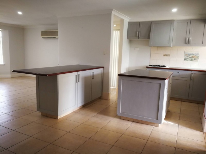 160 Newburn road, High Wycombe WA 6057