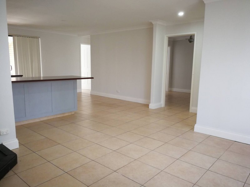 160 Newburn road, High Wycombe WA 6057