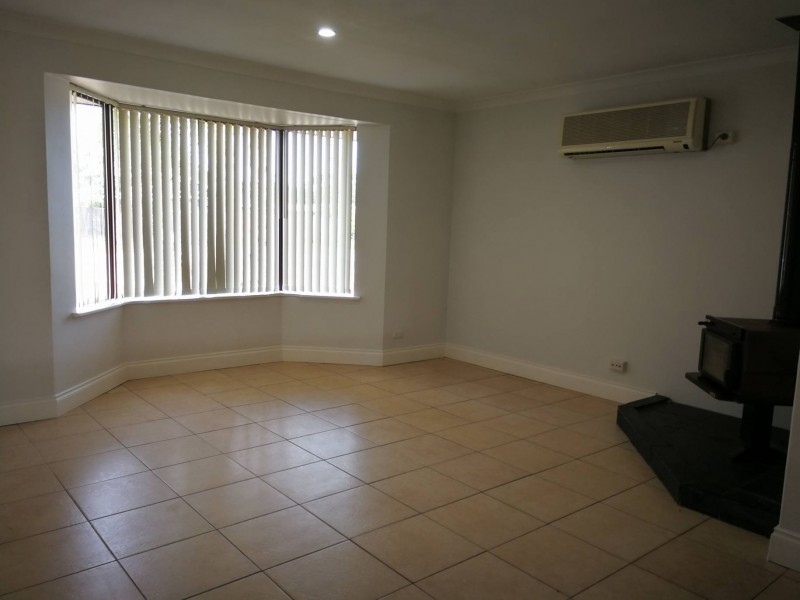 160 Newburn road, High Wycombe WA 6057