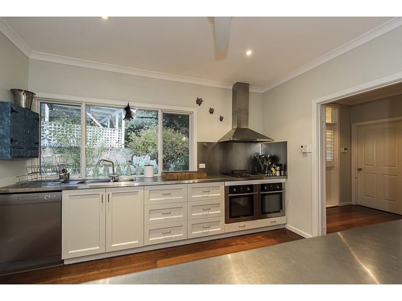 12 Lenori Road, Gooseberry Hill WA 6076