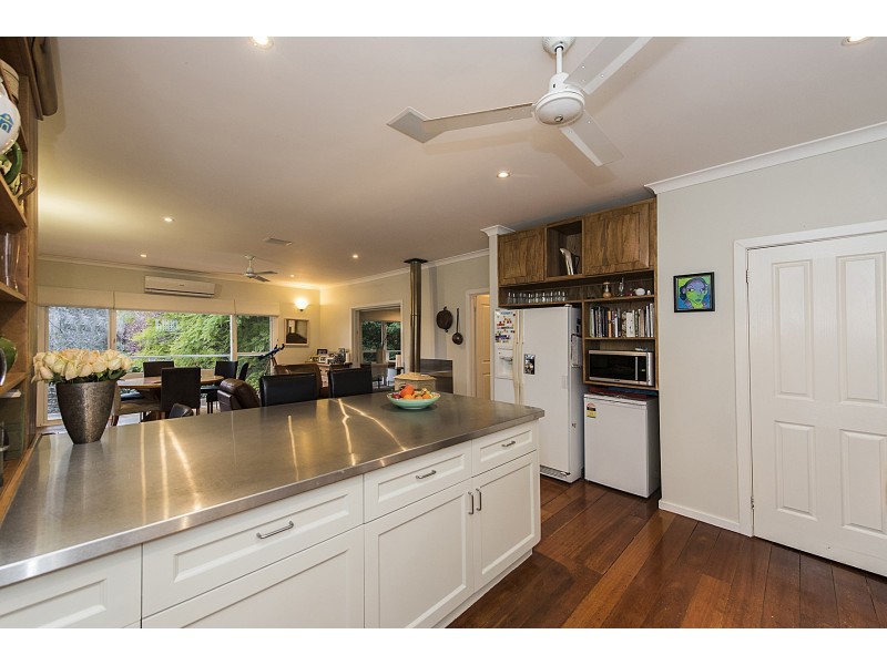 12 Lenori Road, Gooseberry Hill WA 6076