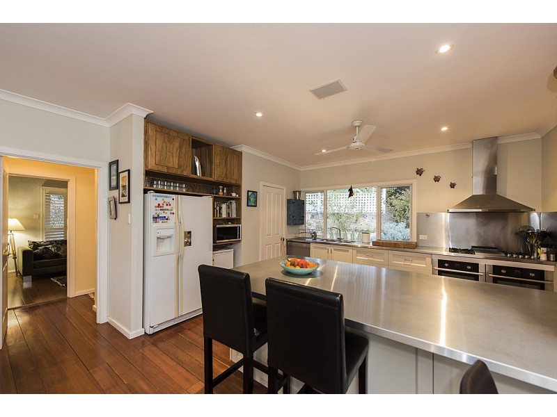 12 Lenori Road, Gooseberry Hill WA 6076