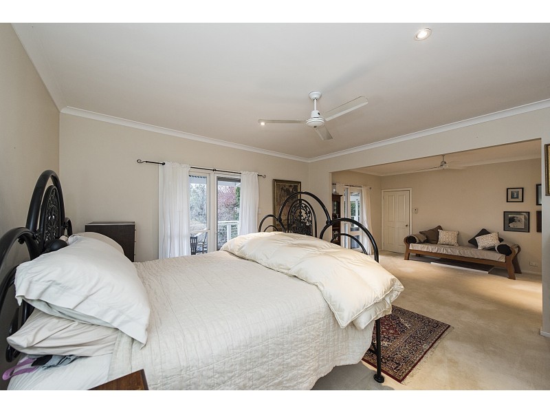 12 Lenori Road, Gooseberry Hill WA 6076