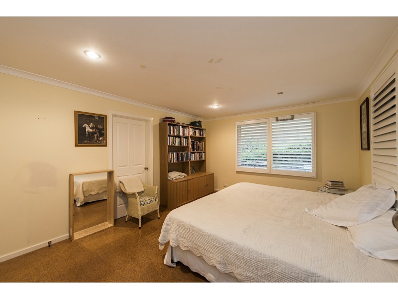 12 Lenori Road, Gooseberry Hill WA 6076