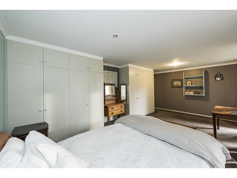 12 Lenori Road, Gooseberry Hill WA 6076