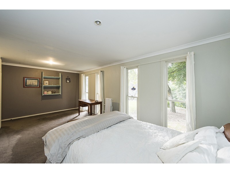 12 Lenori Road, Gooseberry Hill WA 6076
