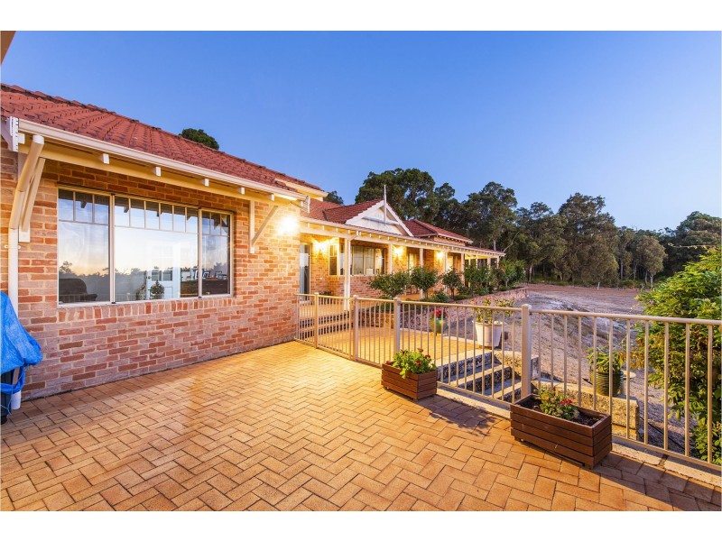 161 Bracken Road, Pickering Brook WA 6076
