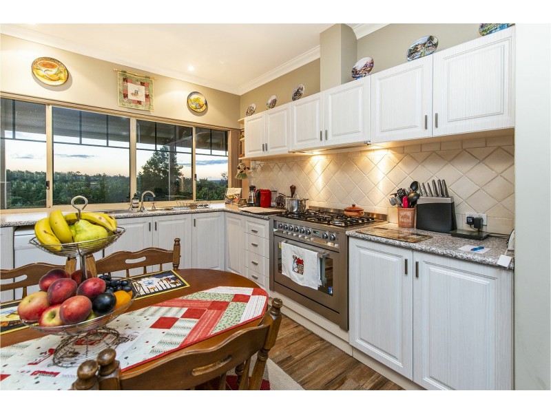 161 Bracken Road, Pickering Brook WA 6076