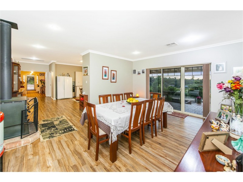 161 Bracken Road, Pickering Brook WA 6076