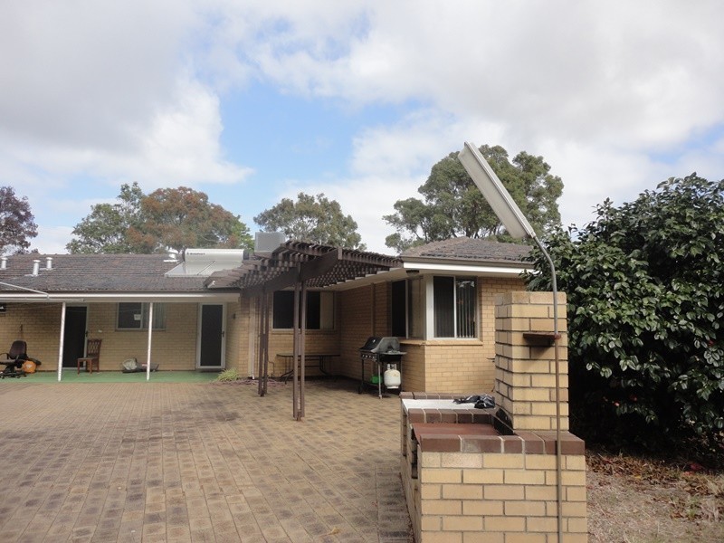 20 Brady Road, Lesmurdie WA 6076