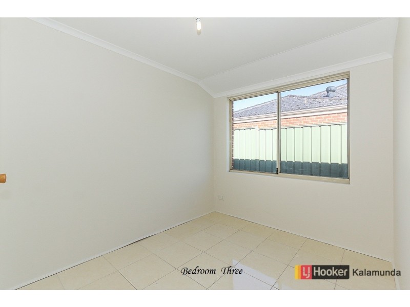 4 Strawberry Way, Forrestfield WA 6058