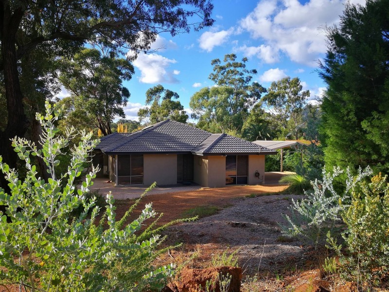 14 Yorna road, Kalamunda WA 6076