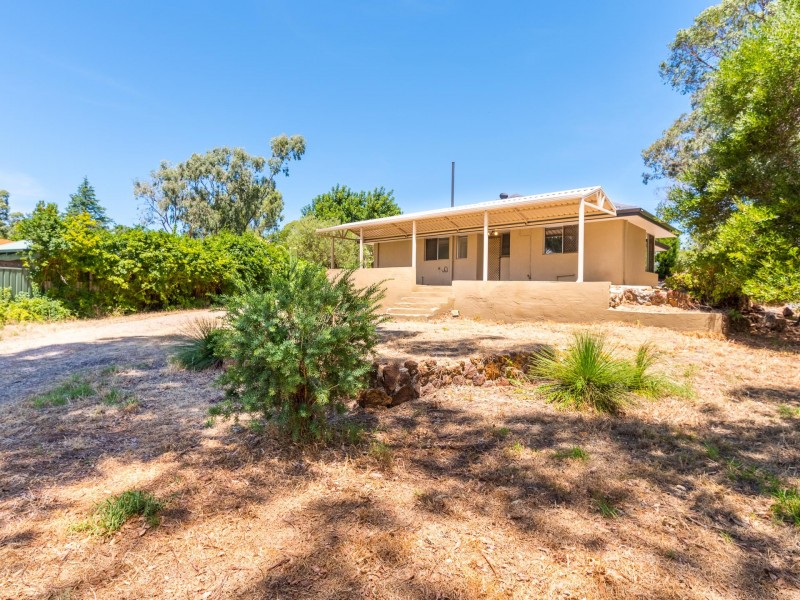 14 Yorna road, Kalamunda WA 6076