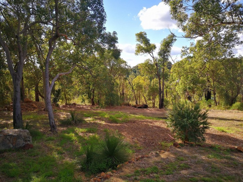 14 Yorna road, Kalamunda WA 6076