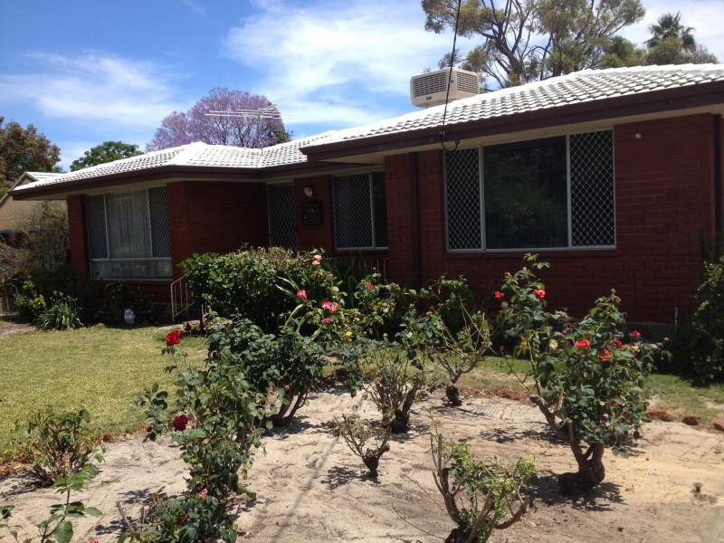 102 Sussex road, Forrestfield WA 6058