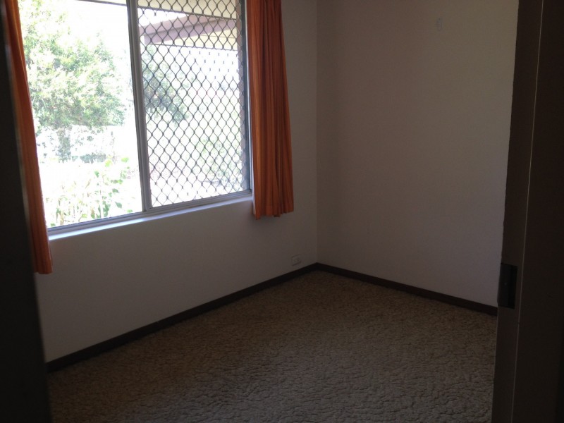 102 Sussex road, Forrestfield WA 6058