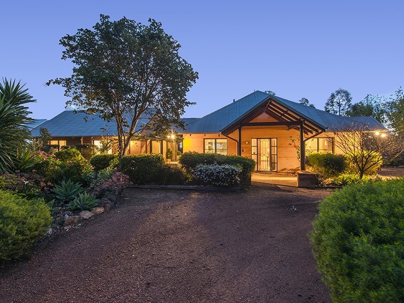 11 Summerfield Place, Gooseberry Hill WA 6076