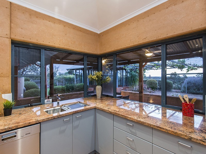 11 Summerfield Place, Gooseberry Hill WA 6076