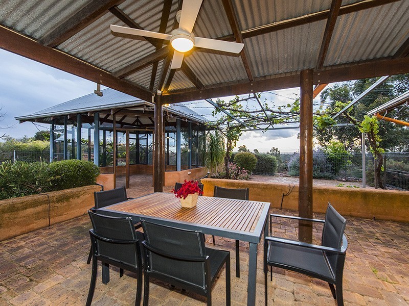 11 Summerfield Place, Gooseberry Hill WA 6076