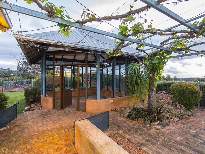 11 Summerfield Place, Gooseberry Hill WA 6076