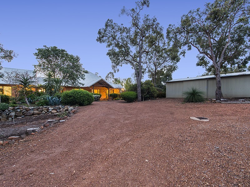 11 Summerfield Place, Gooseberry Hill WA 6076