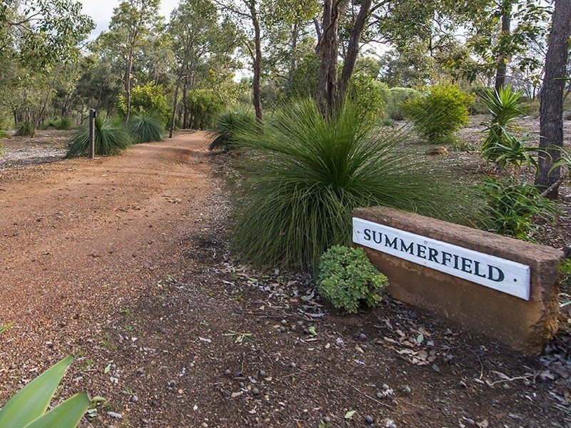 11 Summerfield Place, Gooseberry Hill WA 6076