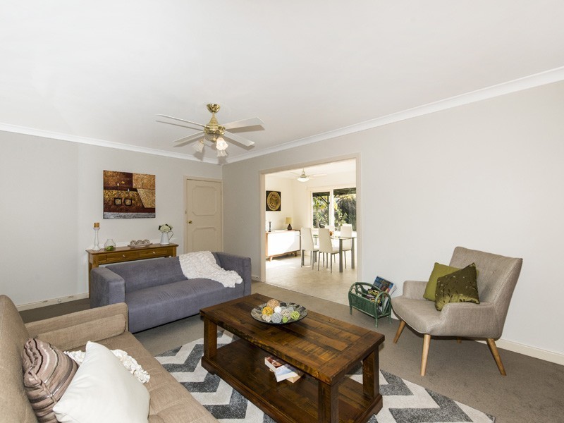 198 Grove Road, Lesmurdie WA 6076