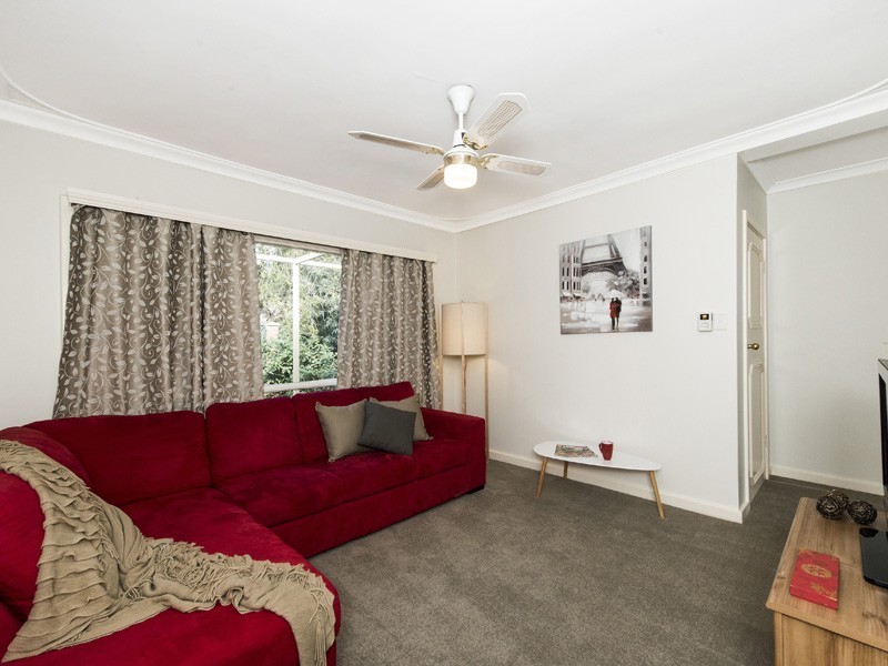 198 Grove Road, Lesmurdie WA 6076