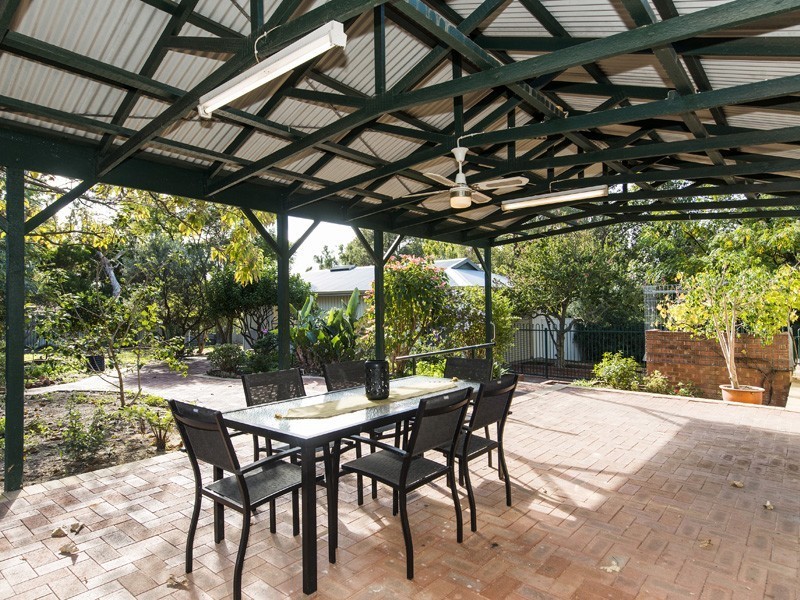 198 Grove Road, Lesmurdie WA 6076