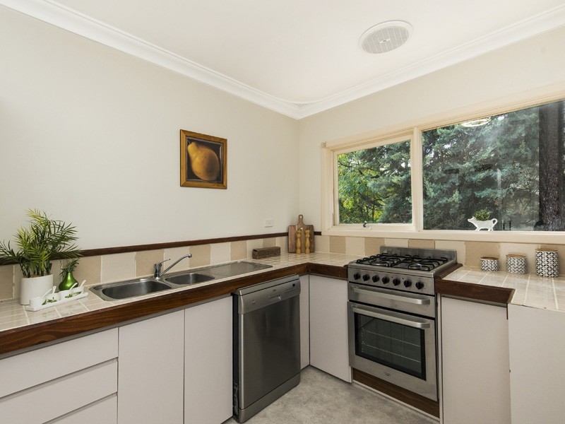 198 Grove Road, Lesmurdie WA 6076