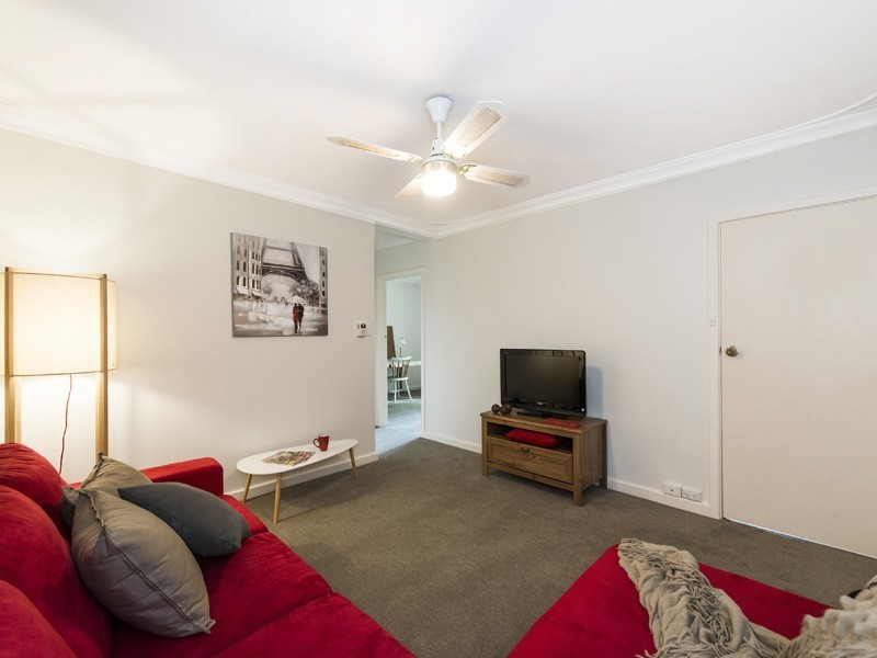 198 Grove Road, Lesmurdie WA 6076