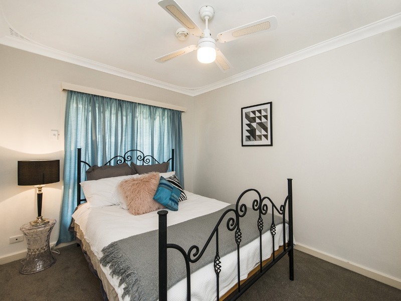 198 Grove Road, Lesmurdie WA 6076