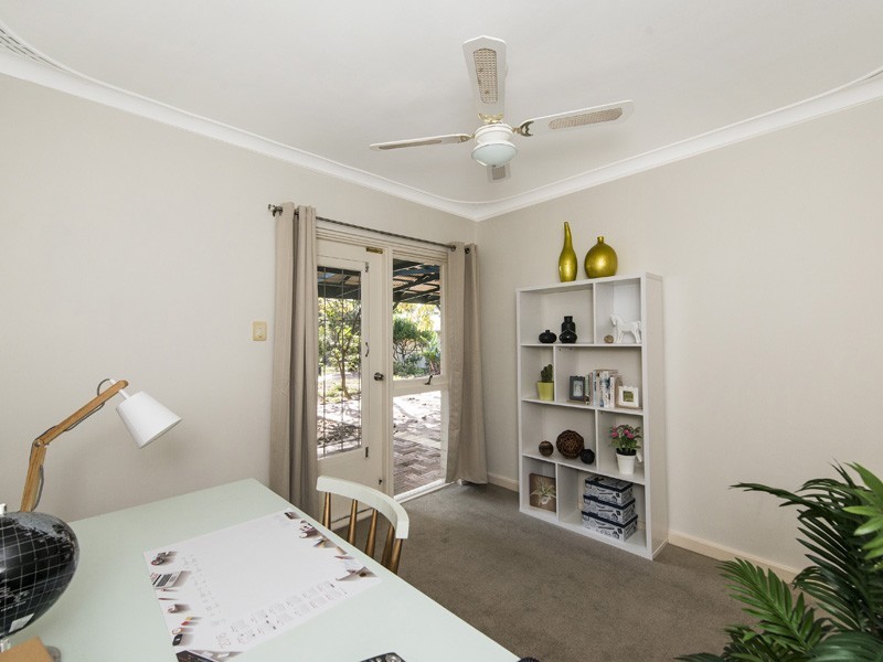 198 Grove Road, Lesmurdie WA 6076