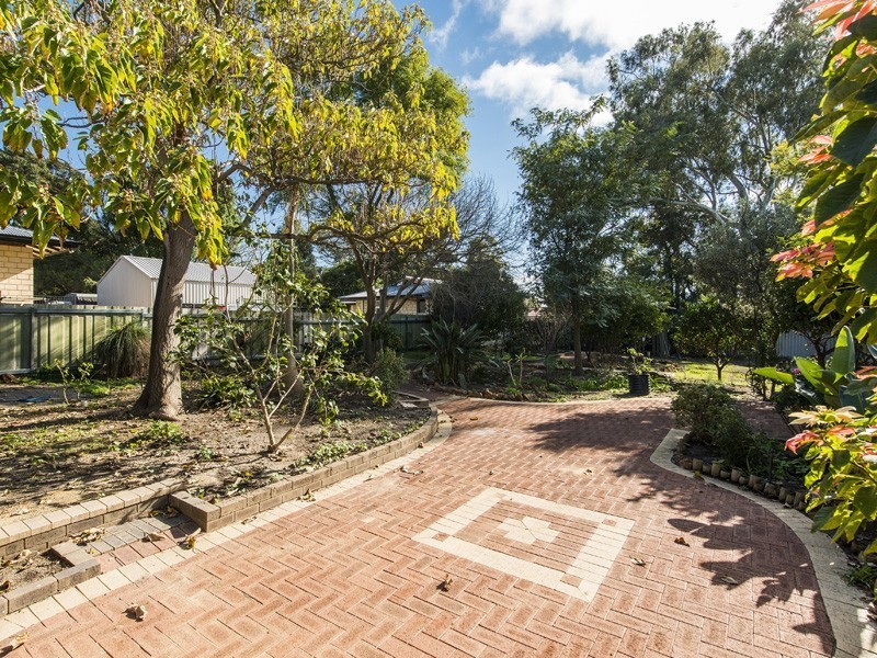 198 Grove Road, Lesmurdie WA 6076