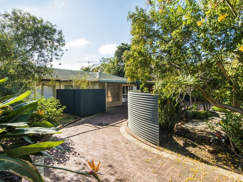 198 Grove Road, Lesmurdie WA 6076