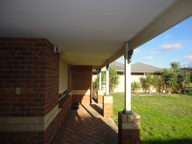 53 Hardey Road East, Wattle Grove WA 6107