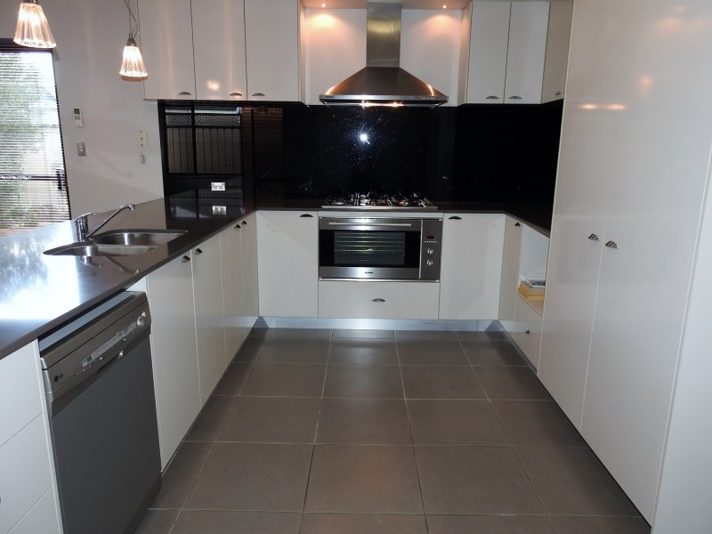 3/15 Heath Road, Kalamunda WA 6076