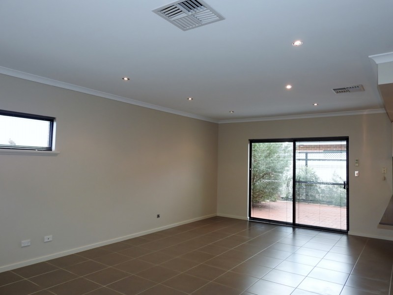 3/15 Heath Road, Kalamunda WA 6076