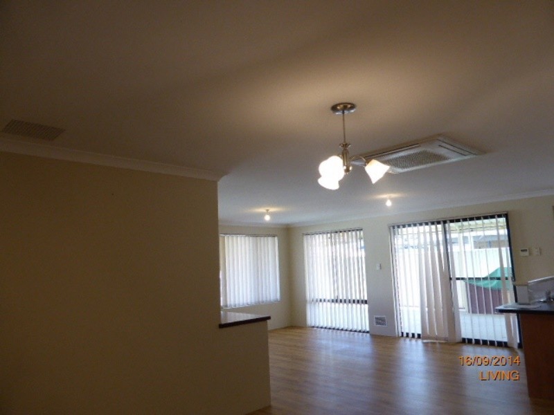 5 Copper Lane, Wattle Grove WA 6107