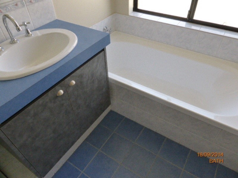 5 Copper Lane, Wattle Grove WA 6107