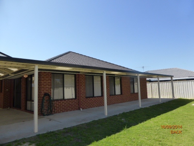 5 Copper Lane, Wattle Grove WA 6107