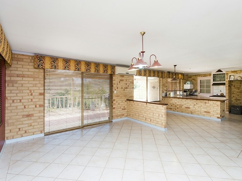 5 Hobbit Glade, Mundaring WA 6073