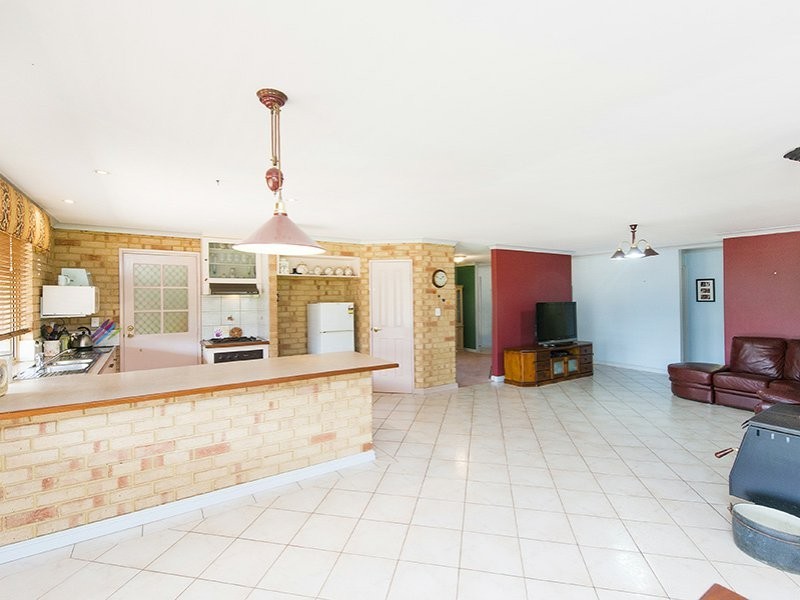 5 Hobbit Glade, Mundaring WA 6073